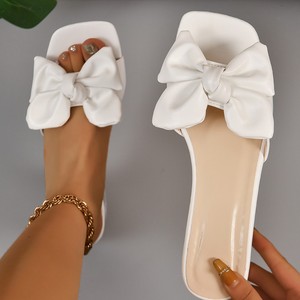 รองเท้าส้นเตี้ยประดับโบว์คริสตัล ดีไซน์หรูหรา สไตล์ลำลอง รุ่นใหม่รับซัมเมอร์ ไซส์ 43 - Product Image 2
