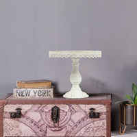 Décor de ferme fait à la main ensemble de luxe of2 rustique rond blanc plateau en métal support à gâteau avec socle en bois fer gâteau présentoir plateau