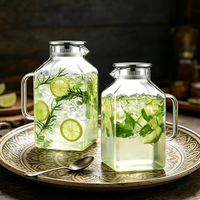 Carafe à eau en verre transparent résistant à la chaleur de forme carrée minimaliste moderne de 1 gallon avec couvercle
