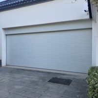 Porte de garage moderne en aluminium à persiennes, porte de sécurité à enroulement, porte de garage automatique à lamelles ventilées pour villa