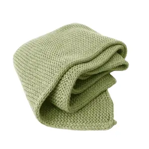 Logo personnalisé foulards unisexes écharpe épaisse en laine tricotée d'hiver écharpe de luxe de couleur unie pour hommes élégant