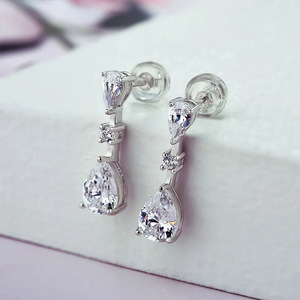 Eleganti Orecchini a Goccia per Donne, Gioielli Chic per Spose e Matrimoni - Product Image 2