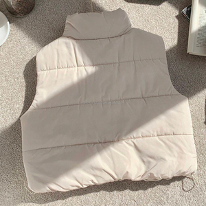 Gilet matelassé court personnalisé OEM pour <span class=keywords><strong>femme</strong></span>, col montant, <span class=keywords><strong>sans</strong></span> manches, chaud, coupe-vent, <span class=keywords><strong>doudoune</strong></span> d'hiver - Product Image 3