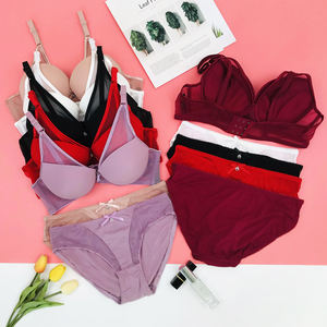 Sexy malla transpirable espalda-hermosa ropa interior para mujeres con <span class=keywords><strong>pechos</strong></span> <span class=keywords><strong>grandes</strong></span> y <span class=keywords><strong>pechos</strong></span> <span class=keywords><strong>pequeños</strong></span> Copa gruesa sujetador push-up y conjunto de bragas - Product Image 3