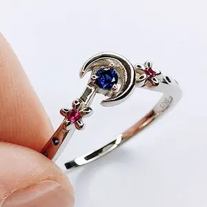 独特的纯银蓝色蓝宝石红宝石口音新月和明星花卉风格脚趾精致戒指