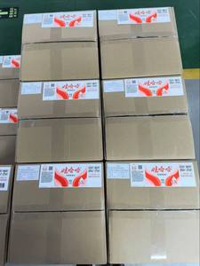 Rouleau durable d'autocollants en papier synthétique imperméable laminé mat personnalisé en vinyle pour l'industrie alimentaire des boissons pour l'emballage <span class=keywords><strong>de</strong></span> jus - Product Image 4