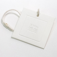 Étiquettes volantes colorées en relief de luxe personnalisées pour vêtements, papier kraft, imprimé, prix, étiquettes avec logo de marque, étiquette volante pour vêtements