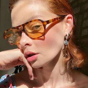 <span class=keywords><strong>Lunettes</strong></span> <span class=keywords><strong>de</strong></span> <span class=keywords><strong>soleil</strong></span> pour femmes, monture carrée à double pont, petite monture, monture intégrale, UV400, style européen et américain, nouvelle collection 2026, polyvalentes, <span class=keywords><strong>tendance</strong></span>, rétro - Product Image 1