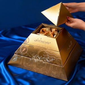Caja de comida piramidal dorada con logo personalizado, embalaje con compartimentos, para catering, aperitivos, pan, pasteles, postres, plato de aperitivos - Product Image 1