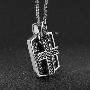 Pendentif croix noire en acier inoxydable OEM Hip Hop chrétien avec verset biblique Jésus pour usine de bijoux religieux - Product Image 1