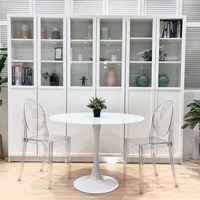 Fauteuil monobloc en polycarbonate à dossier rond avec emballage en carton peu encombrant pour les flottes de location de matériel de mariage aux États-Unis