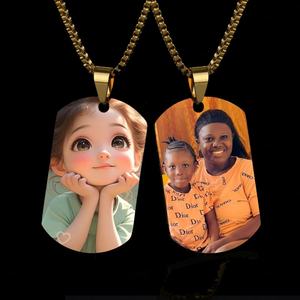 Collier en acier titane avec pendentif photos personnalisées, cadeau de bijoux unique pour hommes et femmes - Product Image 1