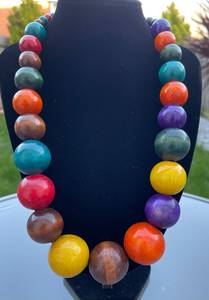 Collana con Grandi Perle Pan Afrikan RBG, Autentica Collana Africana con Grandi Perle in Legno Multicolore - Product Image 4