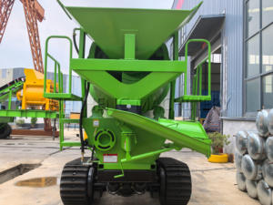 Camion bétonnière mobile sur chenilles Petite bétonnière diesel de haute qualité pour la construction et la construction - Product Image 5