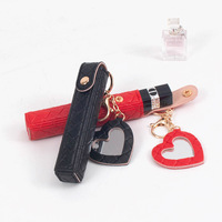 Étui à rouge à lèvres en PU matelassé avec porte-clés et breloque cœur, pochette de rangement portable pour baume à lèvres pour femme au quotidien