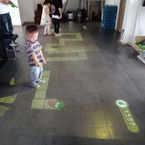 Mur interactif magique de haute technologie, idéal pour le divertissement, la publicité et les expositions dans les centres commerciaux, pour enfants, 150 effets gratuits, jusqu'à 8 utilisateurs - Product Image 6