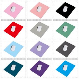 Tapis de souris promotionnel en tissu rouge en microfibre avec revêtement en caoutchouc personnalisé pour entreprises - Product Image 2