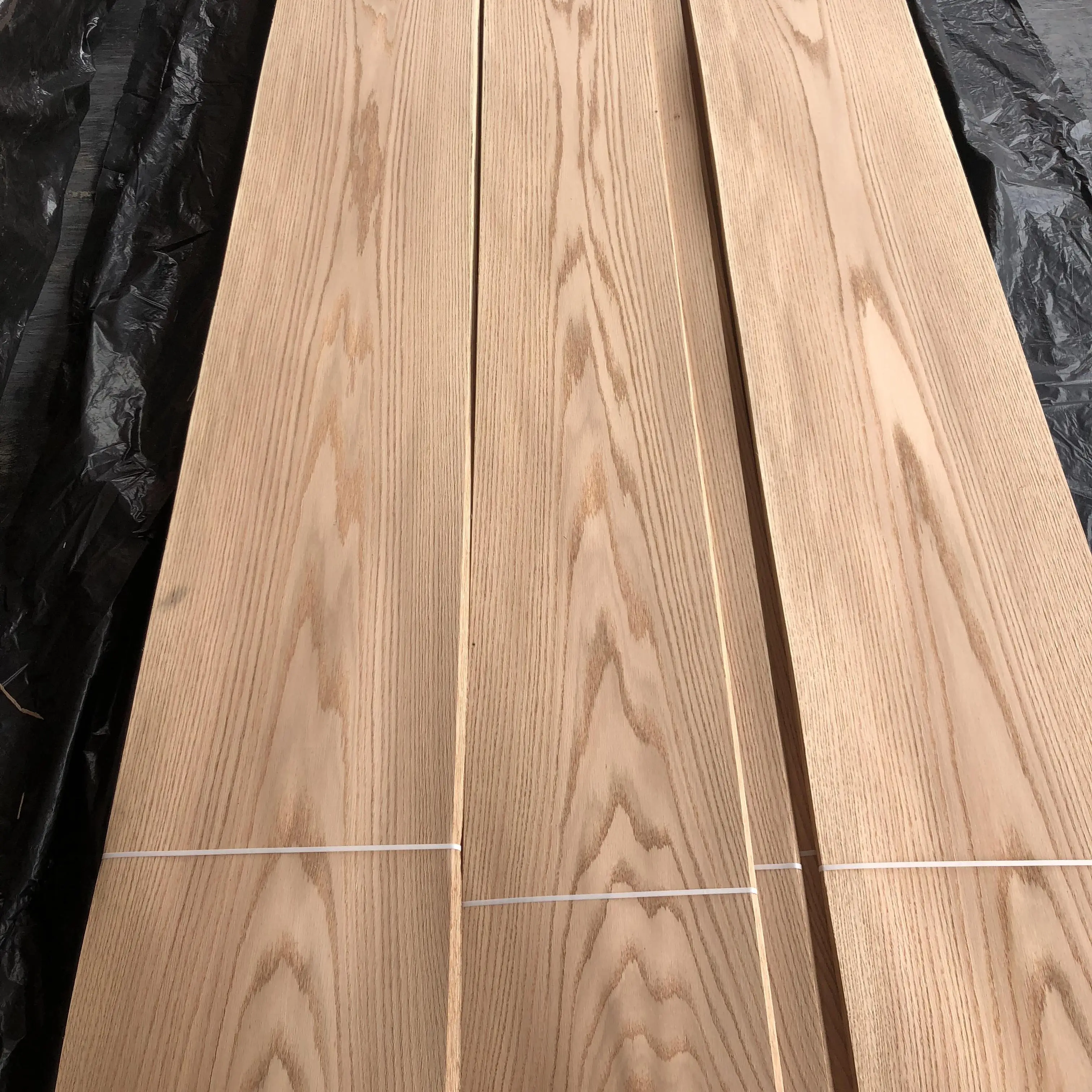 Wholesale Price Oak Veneers Red Oak Wood Veneer 0.5mm Wood Veneer Wall Panels for Flooring Furniture