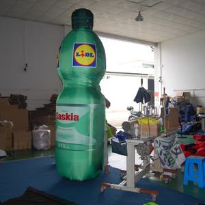 Réplique géante gonflable de bouteille d'eau Lidl Saskia, affichage gonflable promotionnel personnalisé pour les marques de boissons/les magasins de détail - Product Image 4
