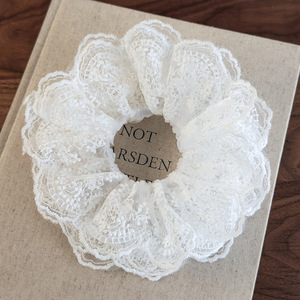 Serre-tête pour femme en tissu doux avec dentelle française florale et nœud surdimensionné, accessoire capillaire superposé, cadeau - Product Image 3