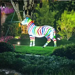 Statua piacevole all'ingrosso della Zebra della vetroresina dell'ornamento del giardino dei prodotti di scultura della Zebra per il parco di divertimenti