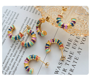 ต่างหูเคลือบสีรุ้งแบบห่วง |   ห่วงสแตนเลสสตีลชุบทอง 18K PVD สีสันสดใส |   กันน้ำ ป้องกันอาการแพ้ ไม่หมองคล้ำ - Product Image 6