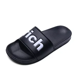 Nieuwste Modellen Goedkope Hoge Kwaliteit Sliders Slippers Mannen Rijke Print Zwarte Kleur Zomer Strandschoenen Casual Hot Producten Goedkoop