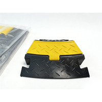 Protector de Cables de Seguridad de Caucho Reciclado Holst Andersen, Reductor de Velocidad, OEM ODM, Impermeable, Duradero, Instalación Fija a 30 Grados, Personalizado