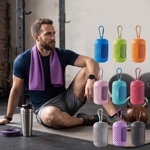 Asciugamano Rinfrescante Istantaneo con Custodia in Silicone, Asciugamano Ghiacciato Traspirante a <span class=keywords><strong>Nido</strong></span> <span class=keywords><strong>d</strong></span>'<span class=keywords><strong>Ape</strong></span> per Palestra e Yoga, Asciugamano in Microfibra ad Asciugatura Rapida per il Sudore - Product Image 1
