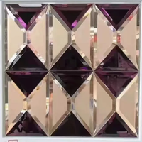 Miroir mural compact en mosaïque de verre 3D, design moderne de luxe, couleurs mélangées, forme irrégulière, personnalisable OEM pour projets hôteliers