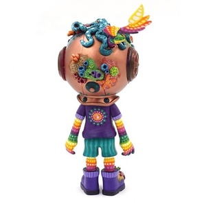 Figura Coleccionable de PVC de Diseño Artístico con Diseño Único Pintado a Mano para Exhibición y Regalos - Product Image 3