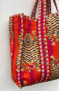 Sac fourre-tout matelassé en coton, motifs uniques imprimés au bloc, sac à bandoulière pour voyage et shopping - Product Image 4