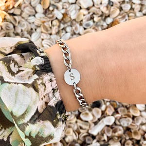 Bijoux personnalisés sans ternissement, grosse déclaration de femme, chaîne cubaine en acier inoxydable, disque gravé, lien de <span class=keywords><strong>gourmette</strong></span> <span class=keywords><strong>initiale</strong></span>, Bracelet - Product Image 6