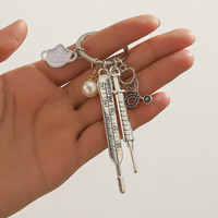 Porte-clés d'alerte médicale pour infirmières, avec pendentifs casquette d'infirmière, masque, injecteur, seringue, cadeau pour la Journée des Infirmières, pour sac de médecin ou voiture