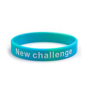 Bracelet en silicone extensible avec citation inspirante, cadeau pour le mois de la gratitude, adapté aux travailleurs sociaux - Product Image 3