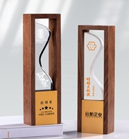 Trophée en cristal K9 créatif avec base en bois, plaque de récompense personnalisée, vente en gros d'usine