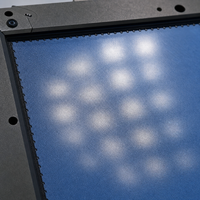 Écran LED flexible créatif P3.9 en maille transparente, mur LED enroulable pour la publicité en vitrine, affichage de marque en centre commercial