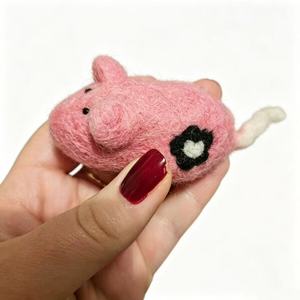 Jouet pour chat réaliste en laine feutrée à la main, en laine naturelle de Nouvelle-Zélande, avec rembourrage en herbe à chat biologique, jouet interactif amusant pour la poursuite - Product Image 1