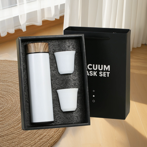 Ensemble <span class=keywords><strong>cadeau</strong></span> de luxe haut de gamme : Bouteille isotherme en acier inoxydable 500 ml avec 2 tasses, couvercle élégant effet bois, logo personnalisé, <span class=keywords><strong>cadeau</strong></span> d'affaires - Product Image 1