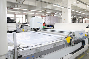 Hochwertiges Pferde-Zubehör: Atmungsaktive Bandagen als Beinschutz für Pferde, Elegante Glitzer-Polo-Bandagen und Gamaschen für den Reitsport - Product Image 6