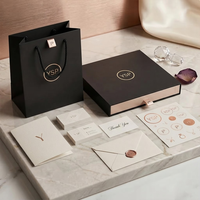 Boîte à tiroir coulissant noir et or personnalisable avec logo, conteneur rigide premium avec ruban de traction pour palettes de cosmétiques en gros