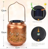 Lámpara LED Solar IP65 Impermeable con Sensor de Luz y Control Remoto, Haz de 360°, Araña de Hierro Forjado Hueca para Jardín y Patio Exterior, CRI 80