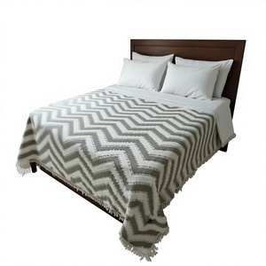 Cubrecama de Jacquard de Algodón de 7 Capas, Lavable y Ecológico - Product Image 1