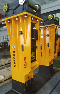 Martillo Hidráulico SOOSAN SB 131 Tipo Caja para Excavadoras de 30-45 Toneladas con Motor, 1 Año de Garantía, para Construcción y Demolición - Product Image 4