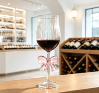 Verre à vin rose à nœud papillon, gobelet en borosilicate à nervures verticales, verrerie à cocktail, décoration de table pour mariage et bar