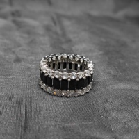 Bague d'éternité de luxe à large bande multi-rangs en zircon cubique noir et blanc, plaquée platine sur laiton, bijoux de mariage pour femmes
