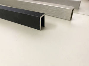 Cabina de ducha de vidrio Condibe Panel fijo de vidrio de 8mm Canal U negro mate profundo - Product Image 4