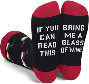 Chaussettes de vin personnalisées pour hommes et femmes avec texte si vous pouvez lire ceci Apportez-moi de la bière - Product Image 6