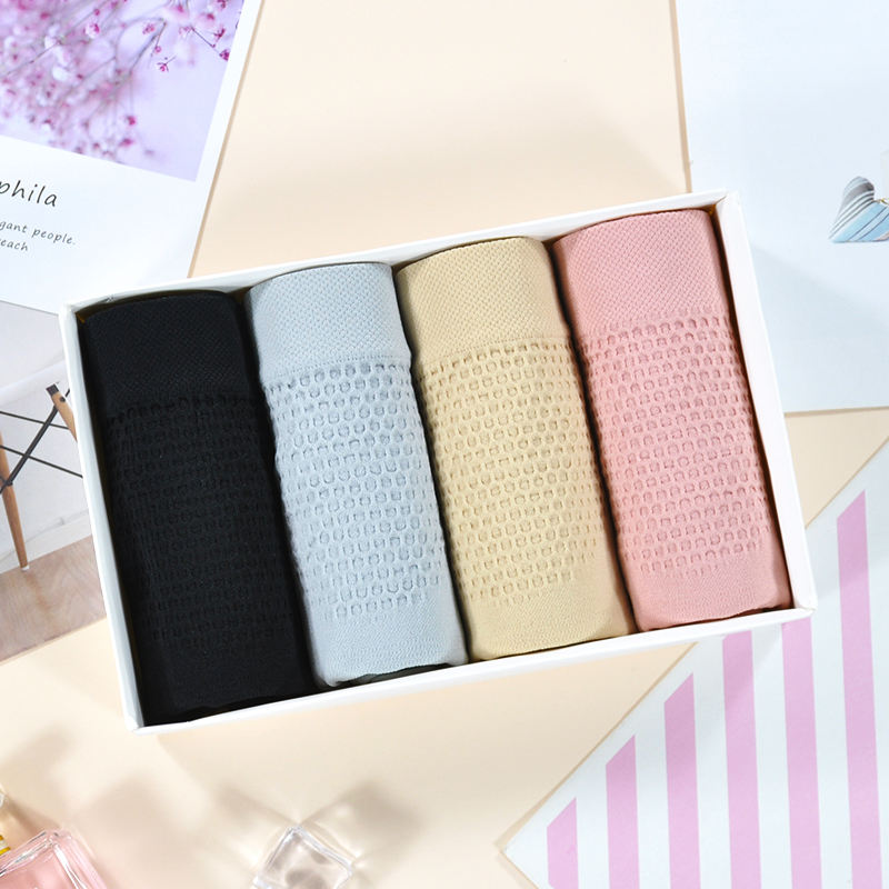 ดำ น้ำเงิน ผิว ชมพู