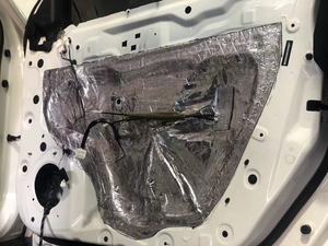 Fabrication professionnelle OEM de tapis d'<span class=keywords><strong>insonorisation</strong></span> et d'isolation phonique pour voitures en caoutchouc Alubutyl écologique - Product Image 6